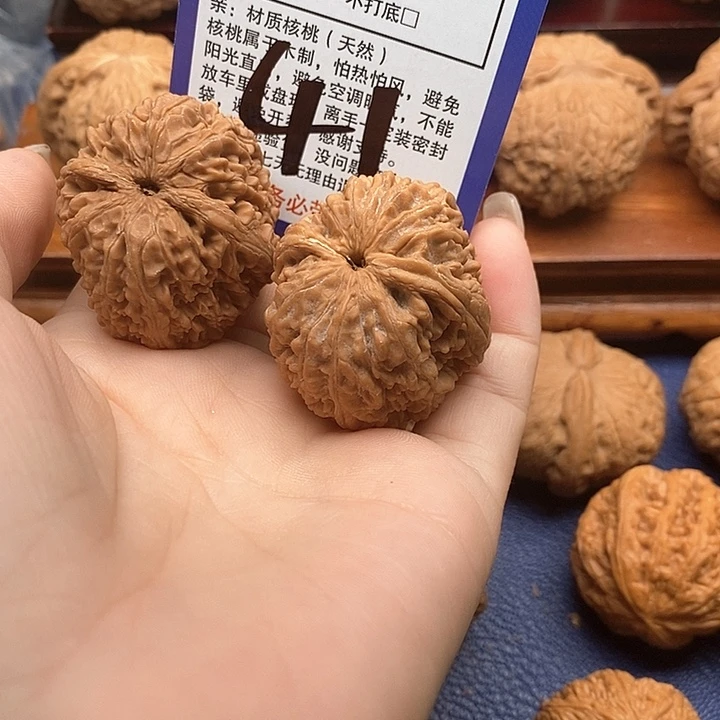 桃核吊坠大蒜头狮子头35