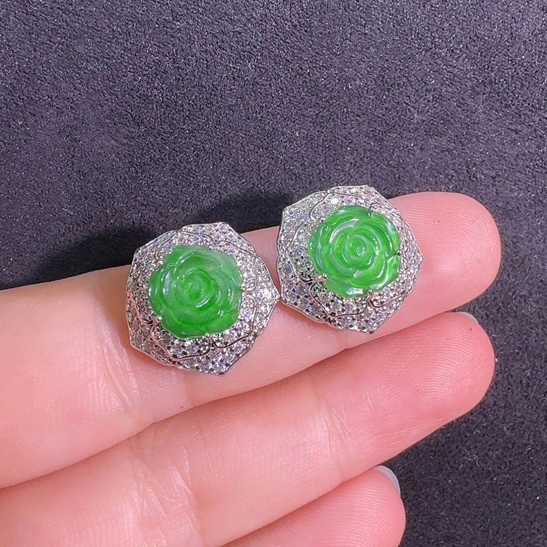 翡翠未镶嵌耳饰玫瑰