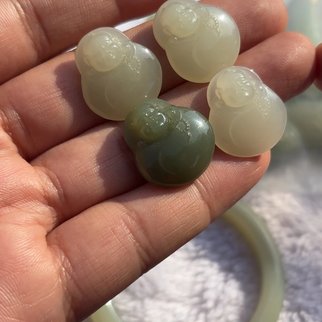 颈饰未镶嵌和田玉佛公20尺寸。拍一发一