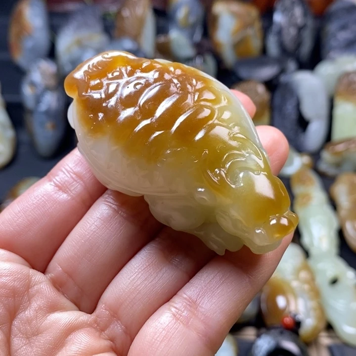 小***汉和田玉未镶嵌把件