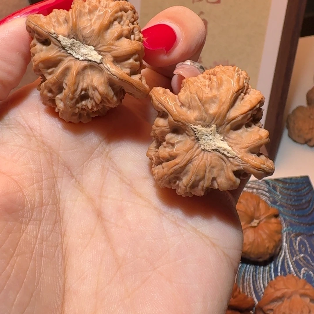 文玩核桃吊坠密纹