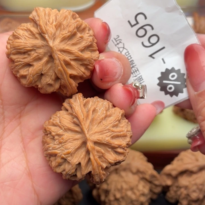 文玩核桃吊坠40爆肉球苹果园