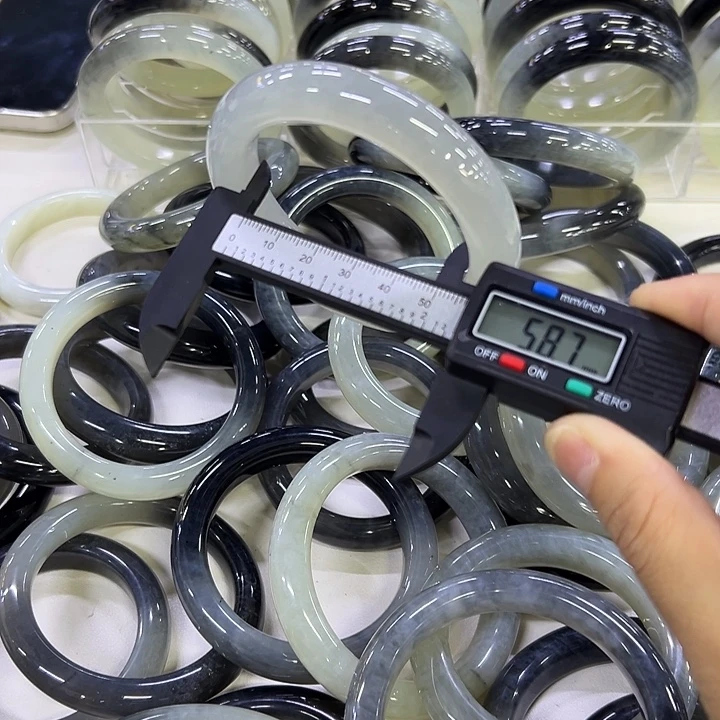 我***个蛇纹石玉合金手镯