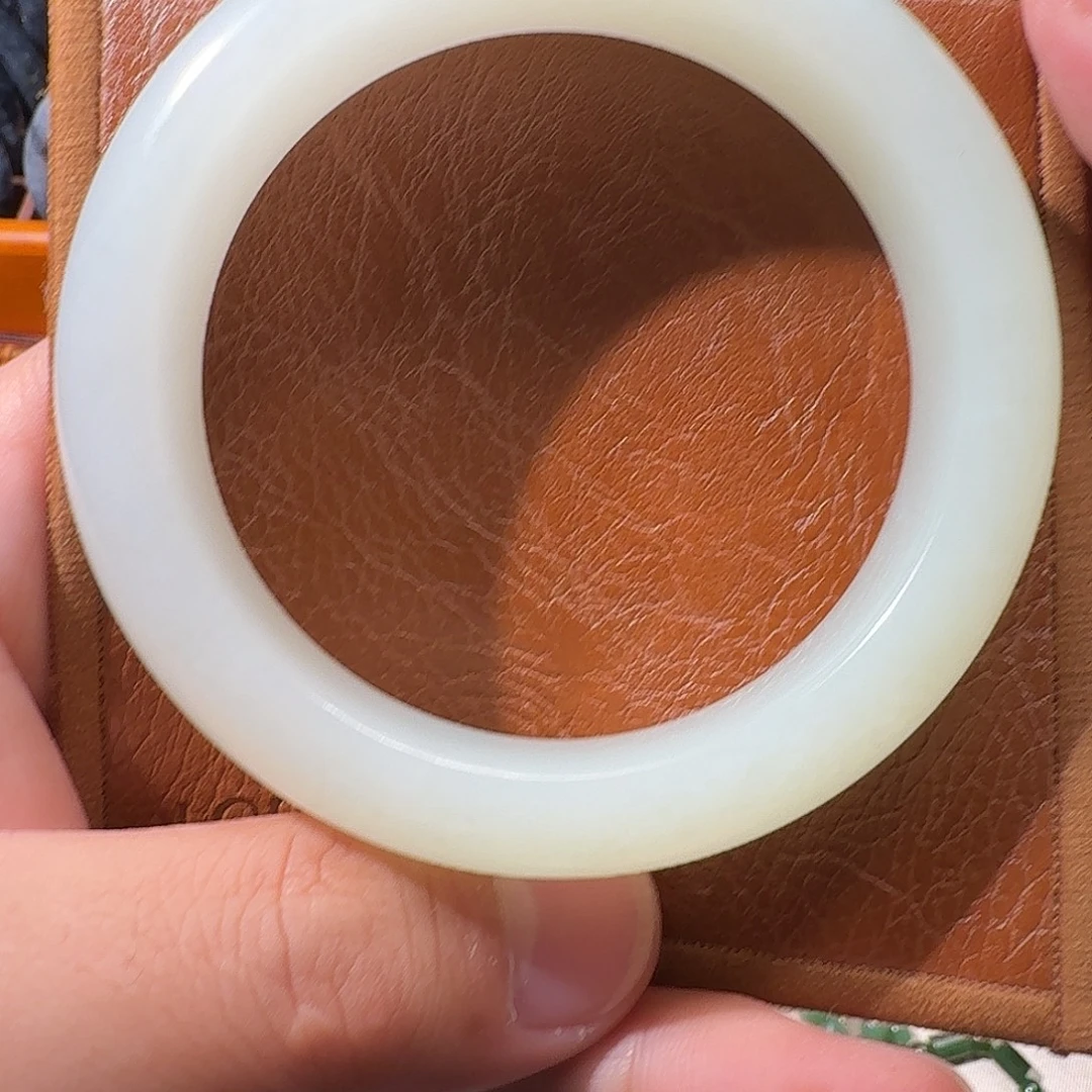 西***栗和田玉未镶嵌手镯