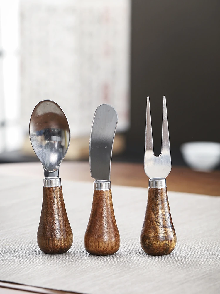 胡桃木可立黄油刀（带塑料盒）