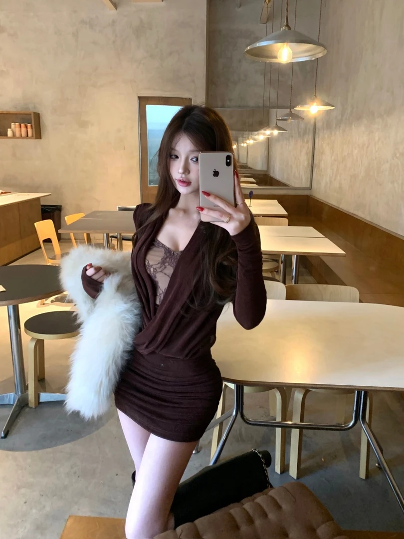 小众设计感荡领蕾丝假两件长袖连衣裙女秋冬气质收腰捏褶包臀短裙