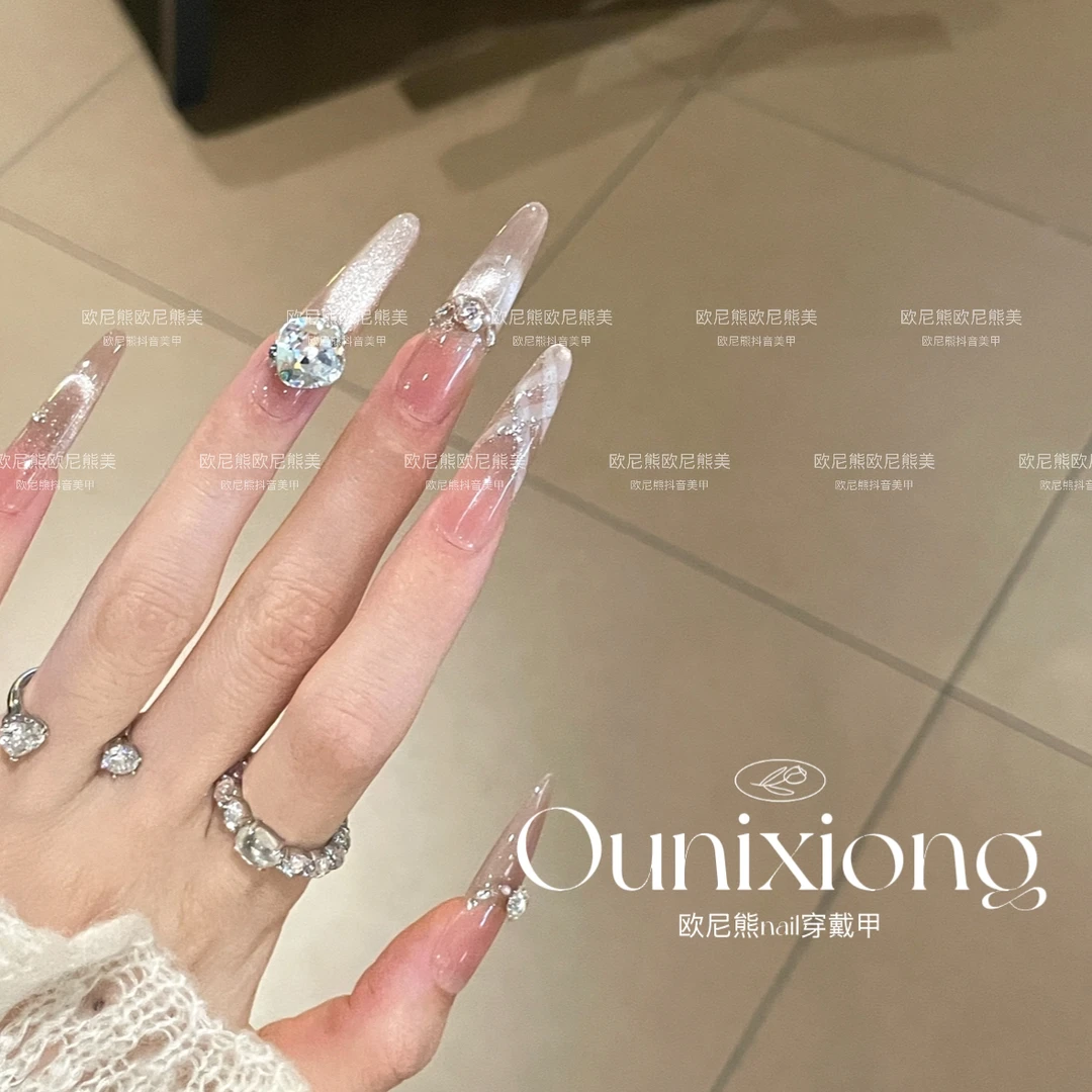 粉嫩腮红晕染爆闪亮片堆钻可拆卸穿戴美甲甲片纯欲风格