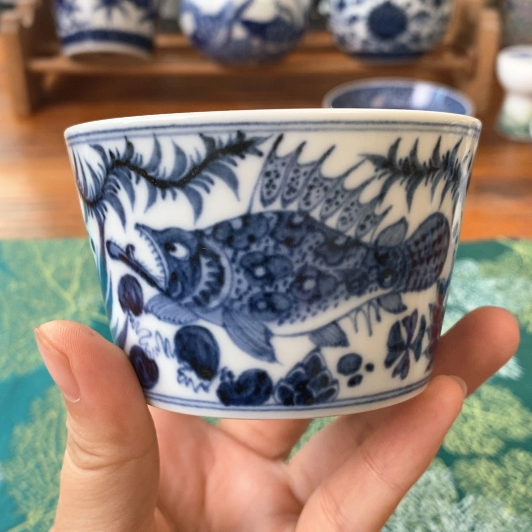 瓷片景德镇手绘青花鱼藻纹