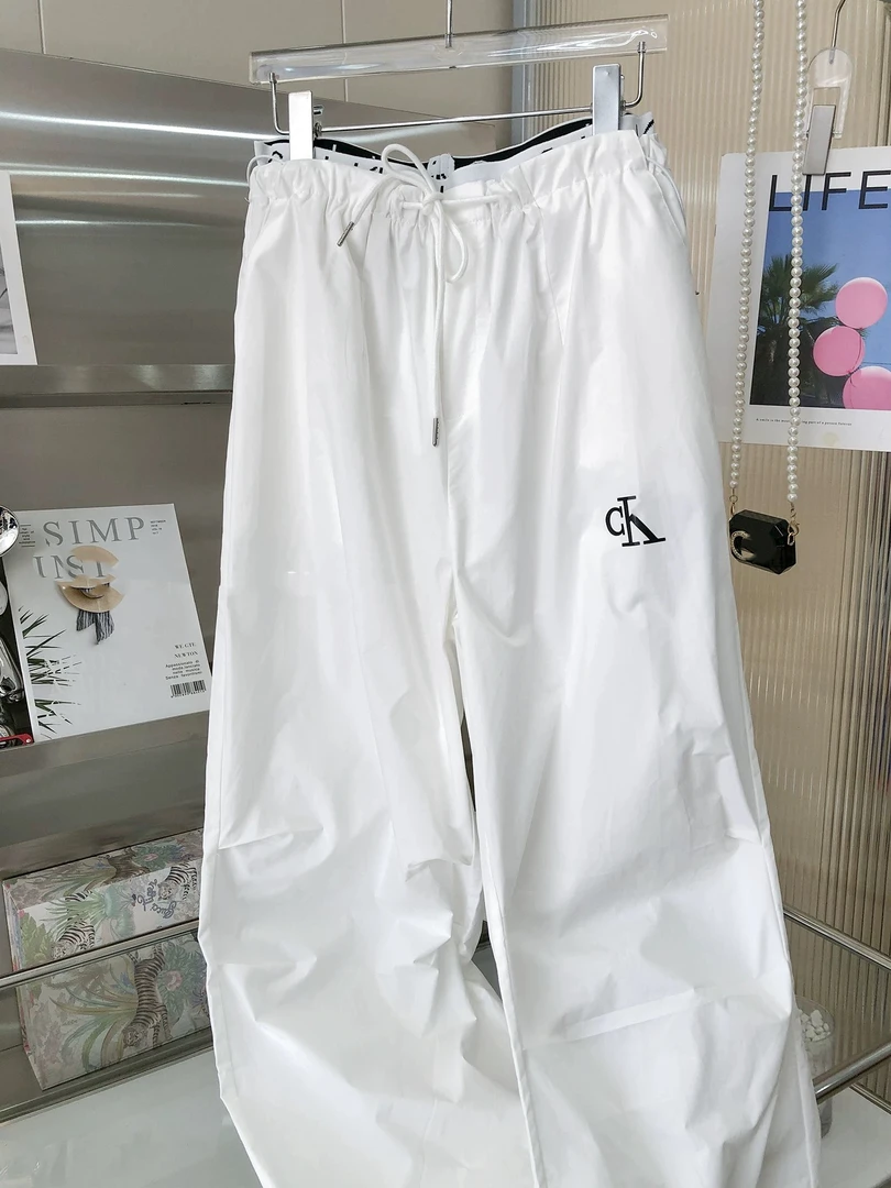 p2-2 白色松紧腰kk抽绳速干伞兵裤