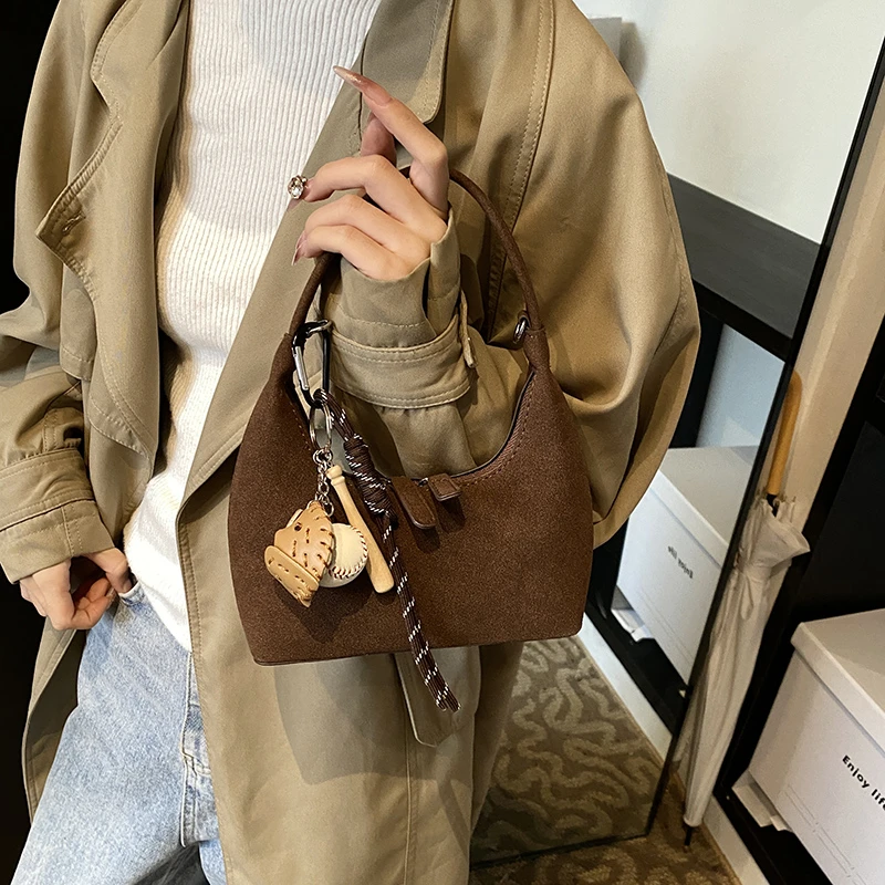 2024秋季新款小众设计女式腋下包流行时尚百搭饺子包单肩斜挎包女