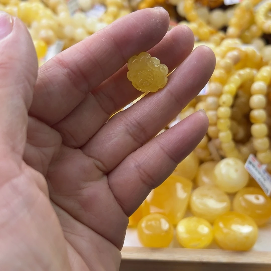 琥珀珠宝奇石未镶嵌