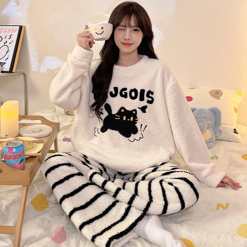 卡通猫加厚法兰绒休闲睡衣女外穿秋冬新款半边绒珊瑚绒家居服套装