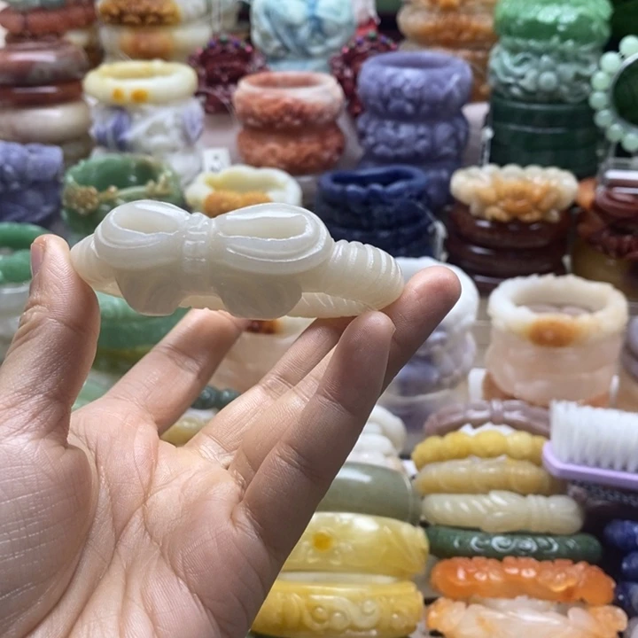 石英质玉未镶嵌手镯