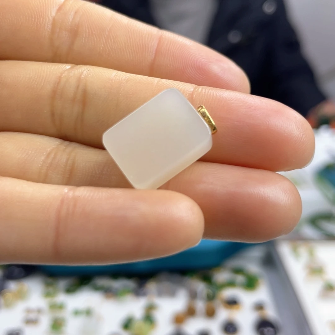 和田玉颈饰18K金镶嵌