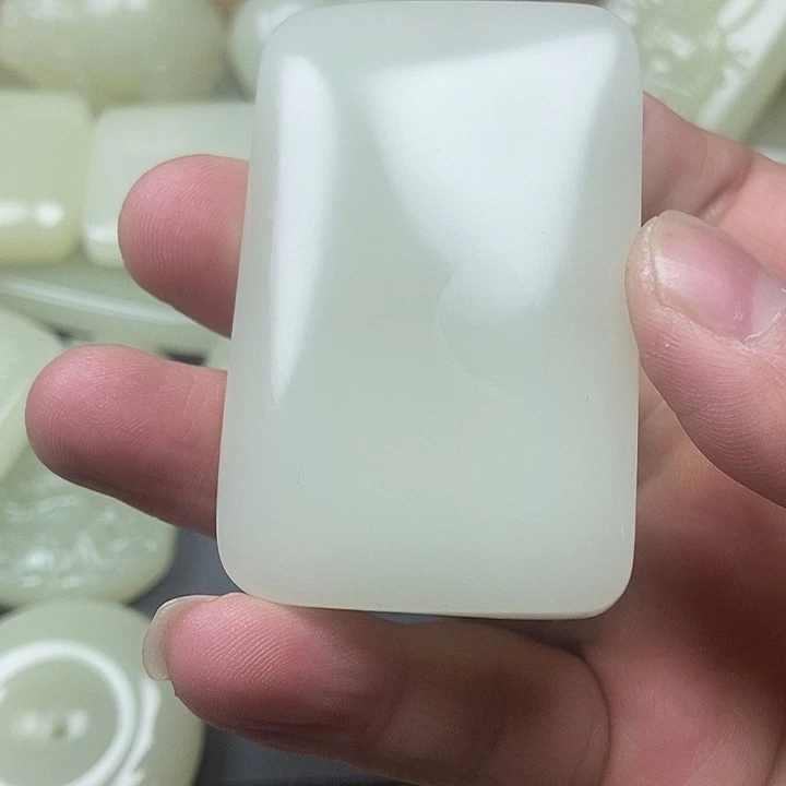 和田玉（青白玉）未镶嵌颈饰