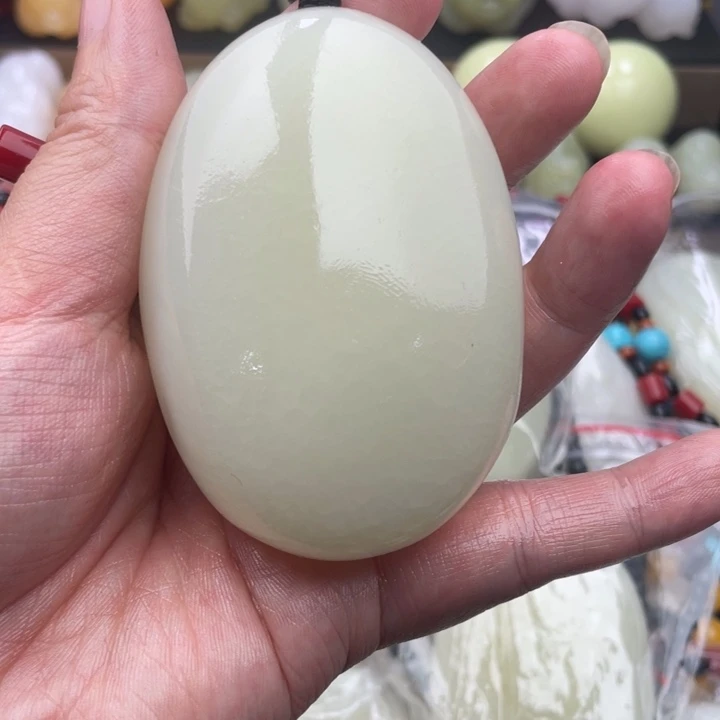 林***原石材天然古青石手把件