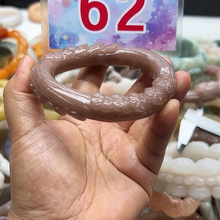 未镶嵌手镯石英岩玉