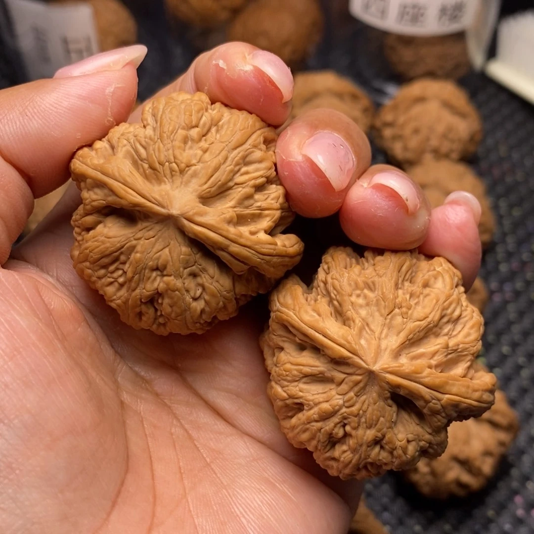 文玩核桃吊坠天*粗筋