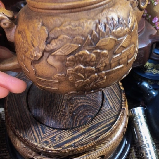 茶壶紫砂一***陈原矿泥料手工制作的一把紫砂壶。
