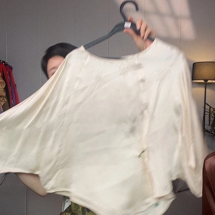 白色真丝去拍去拍视频去去去qq