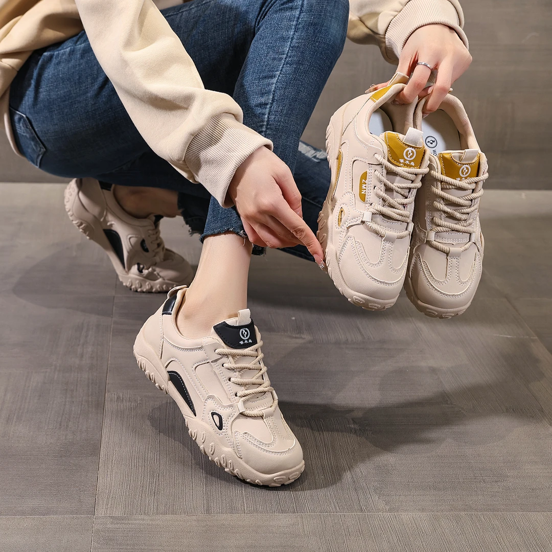 啄木鸟真皮女鞋2025新款防滑软底舒适[几处早莺争暖树]