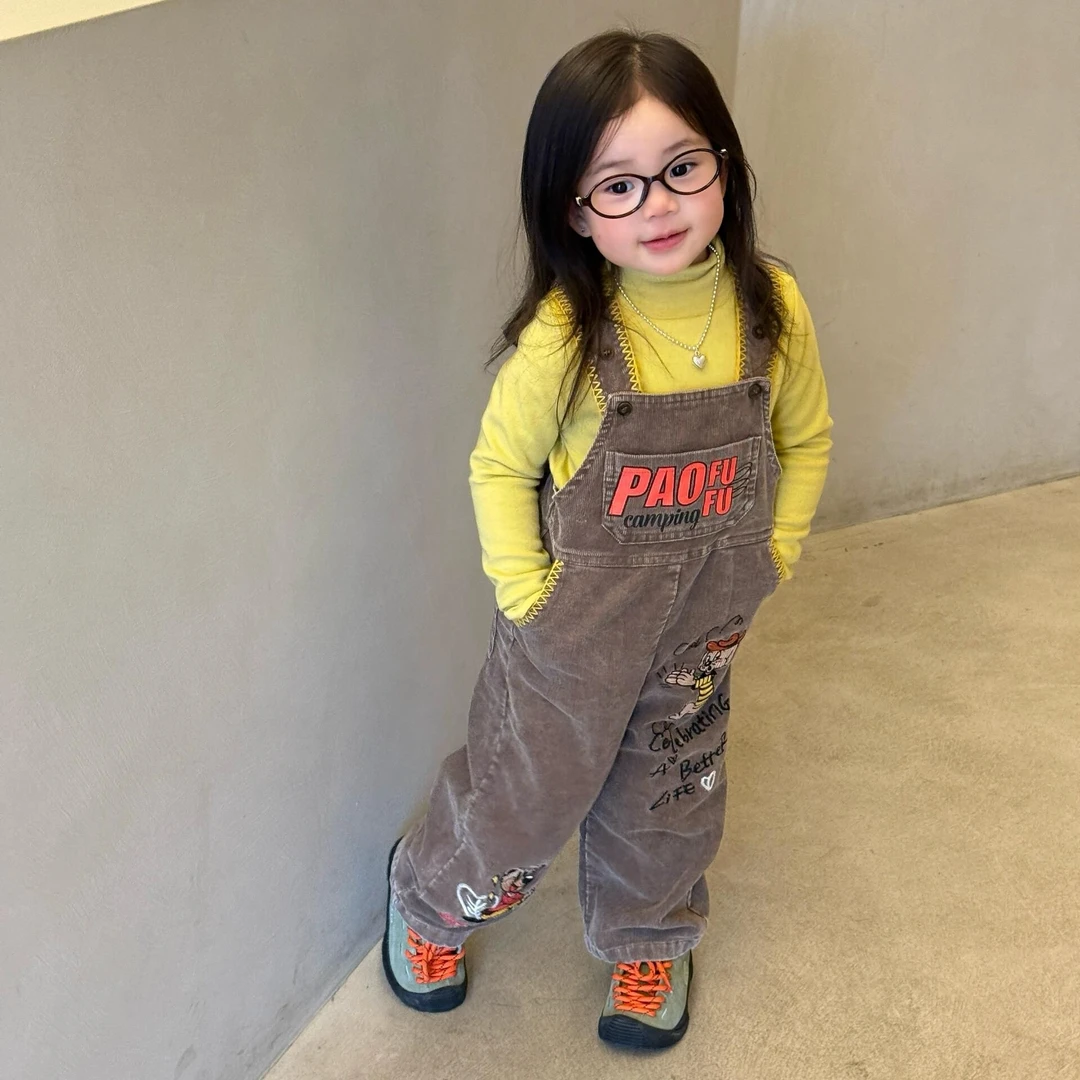 甜小七女童2025秋季新款韩版休闲纯色半高领T恤印花背带裤套装