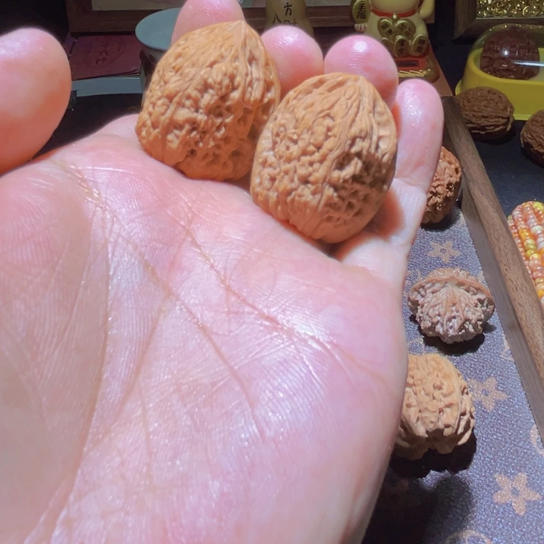 瑞麟文玩核桃南疆石手捻