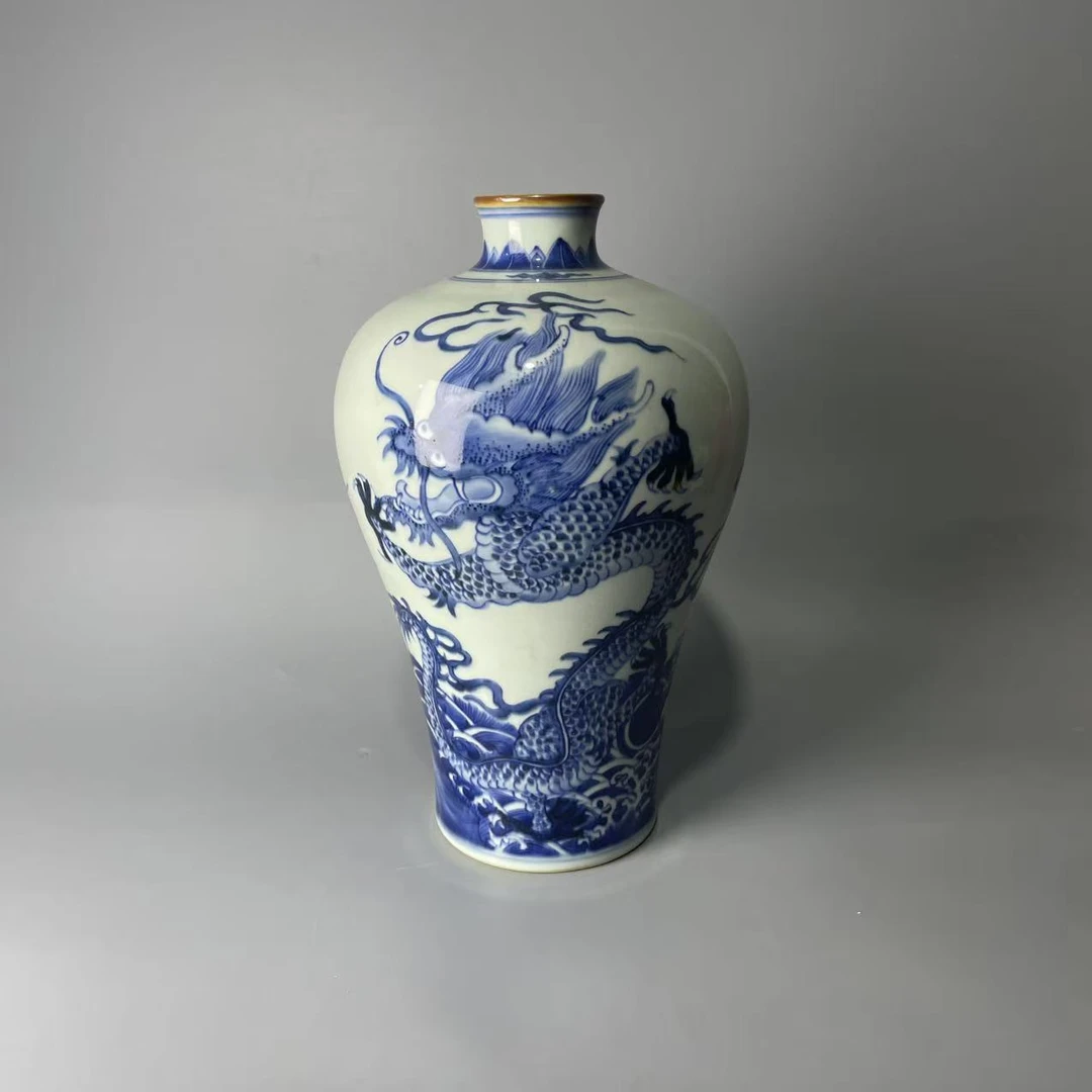 青花海水龙纹梅瓶