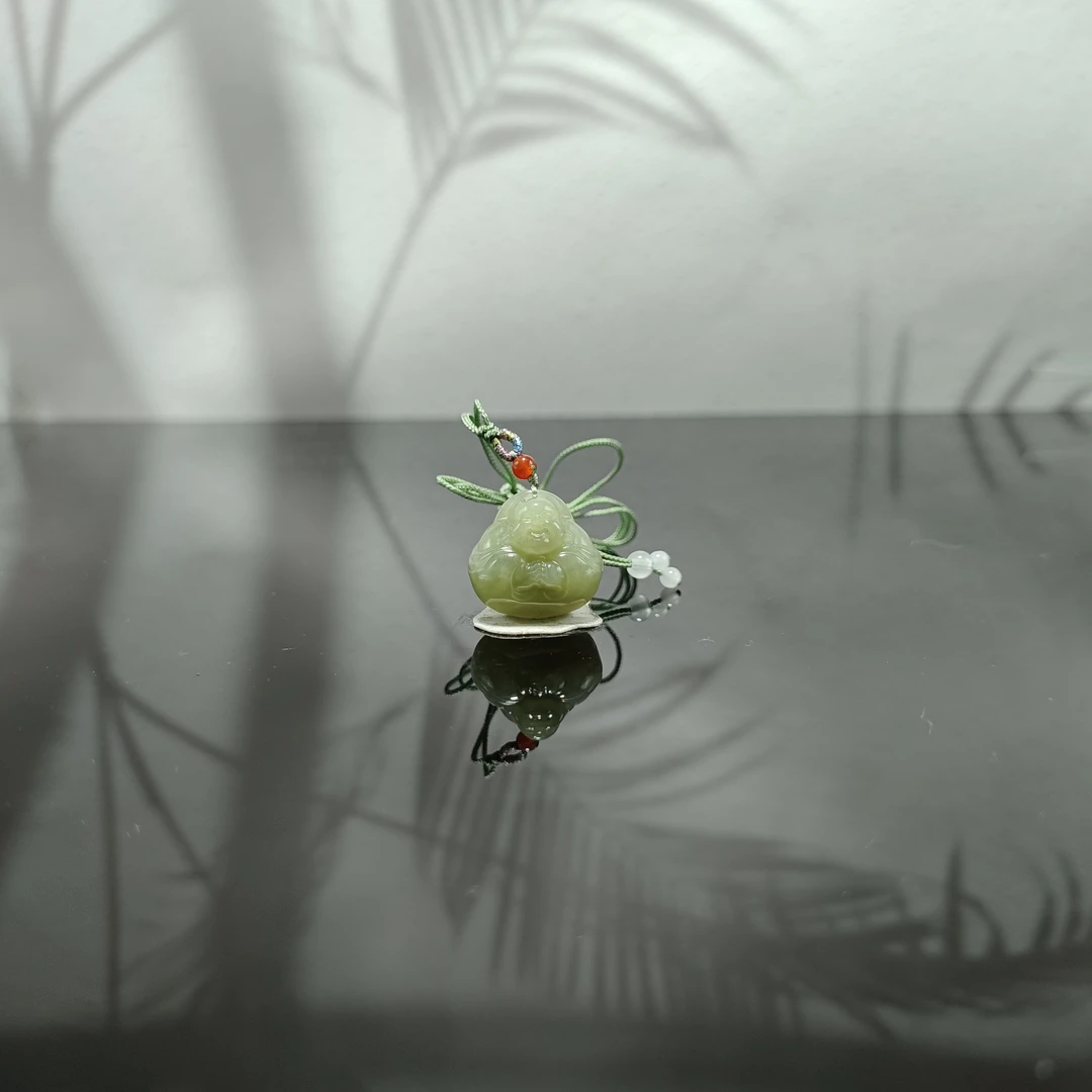 L和田玉抱抱佛吊坠5152