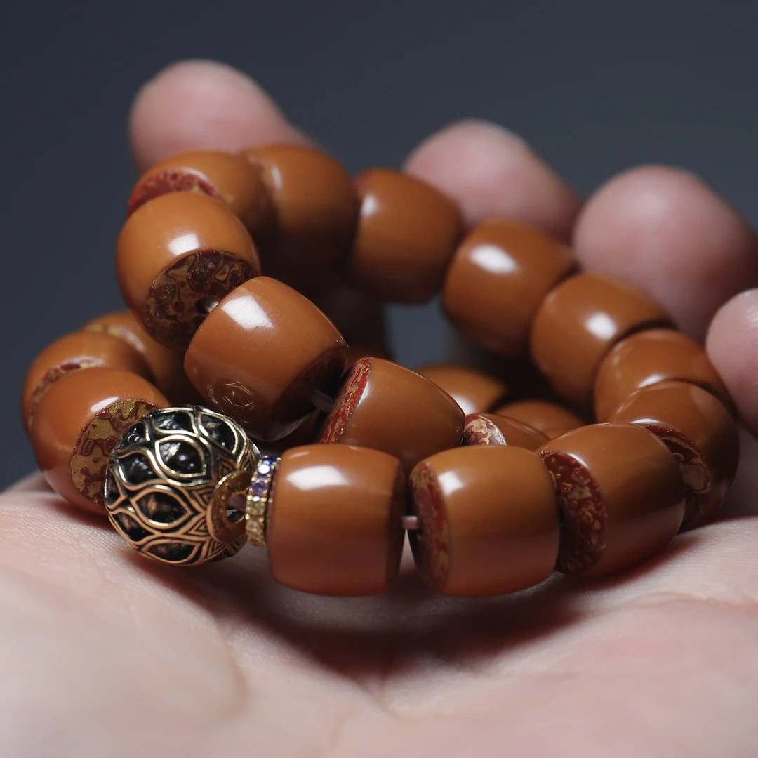 《漆·核》传统大漆手工艺与金果王料碰撞结合！精工直切桶珠单圈手串