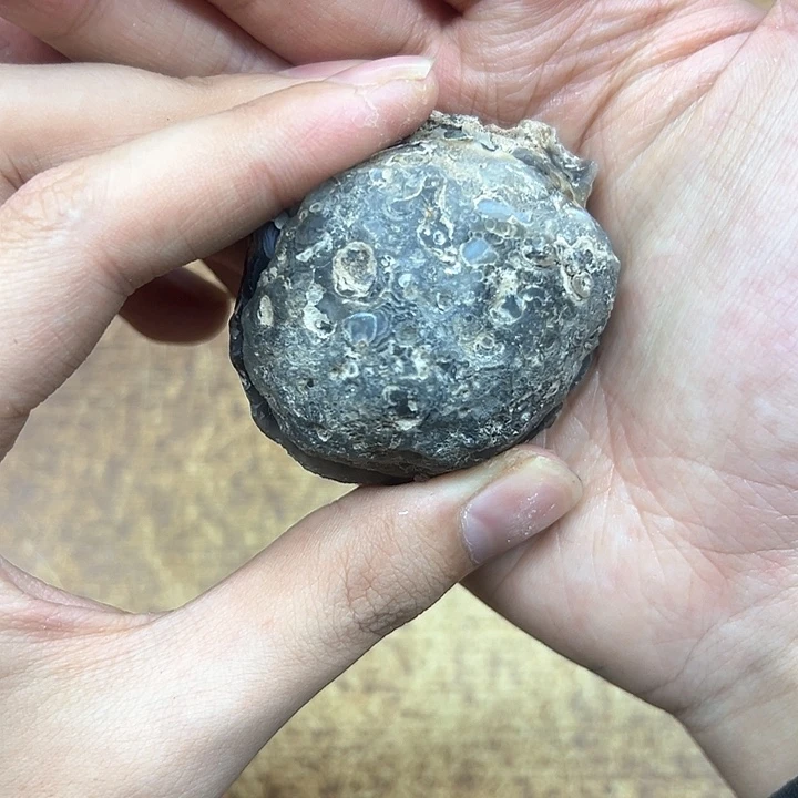 紫晶大型摆件（非配饰）未镶嵌岁****吗