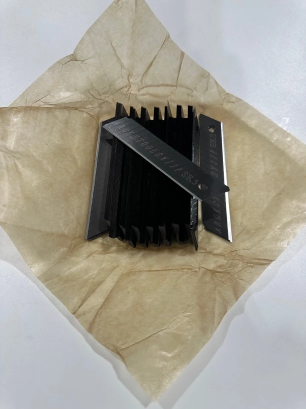 黑刀片150片装Sk5通用18毫米宽度