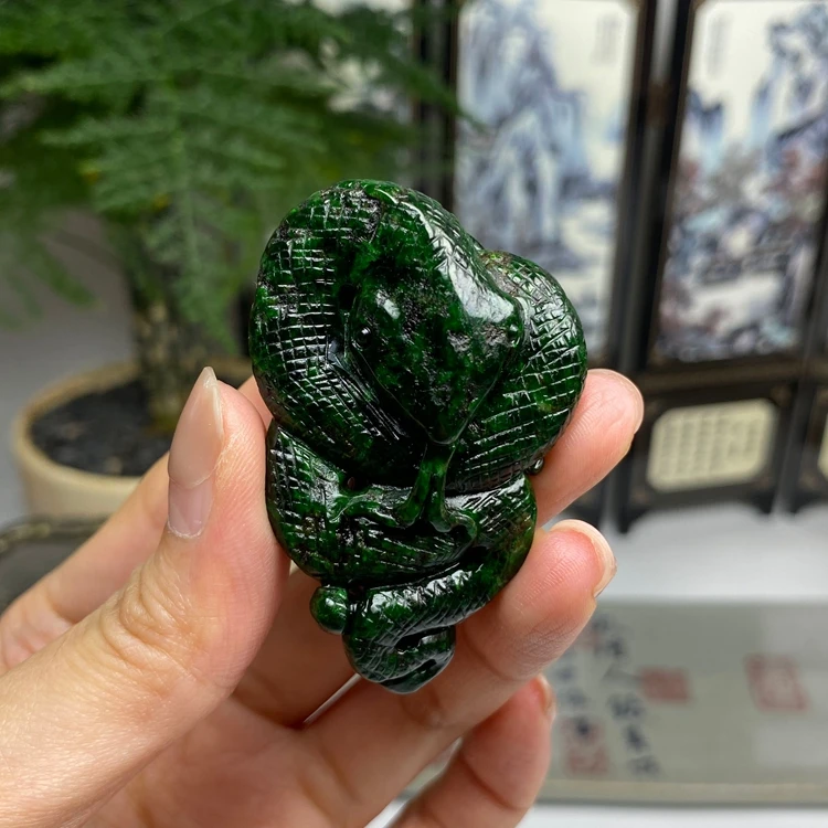 藓加绿满色生肖蛇挂件 天然翡翠A货