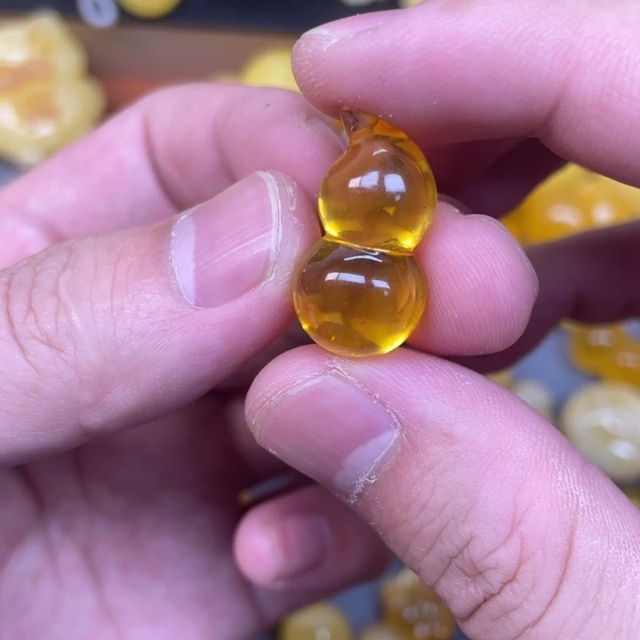 琥珀未镶嵌珠宝奇石