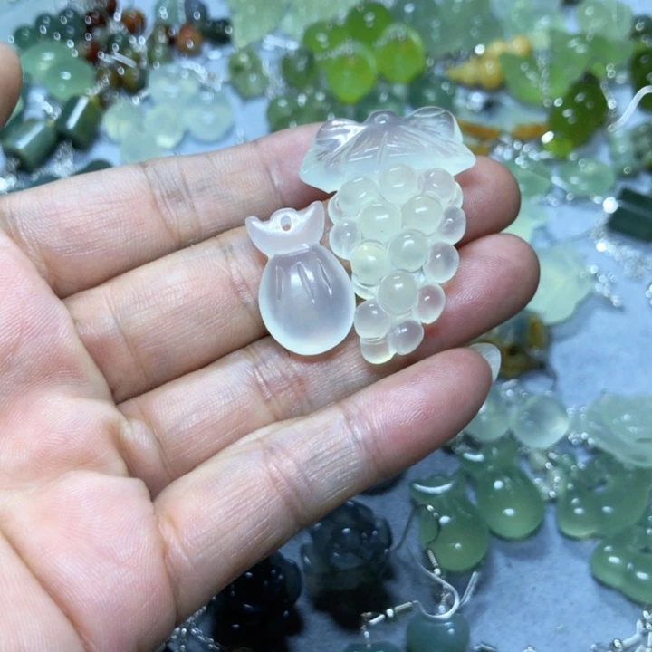 【闪购商品】蛇纹石玉手牌未镶嵌猫**令