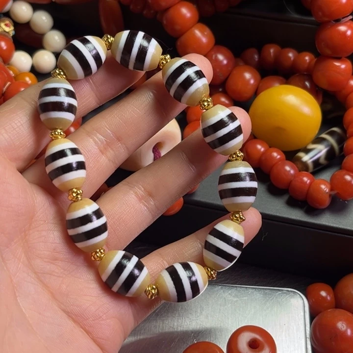 颈饰玻璃北**虾琉璃…………..