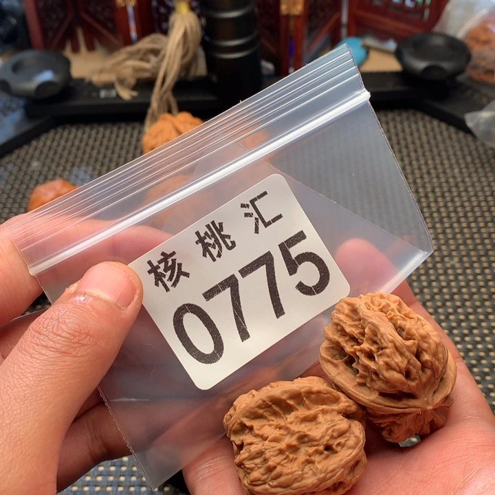 文玩核桃吊坠方块