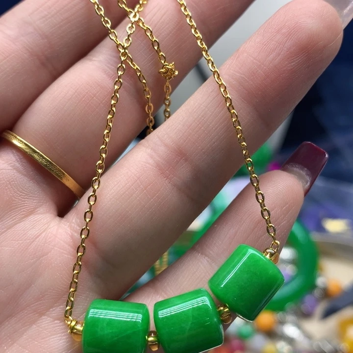 翡翠颈饰未镶嵌吊坠