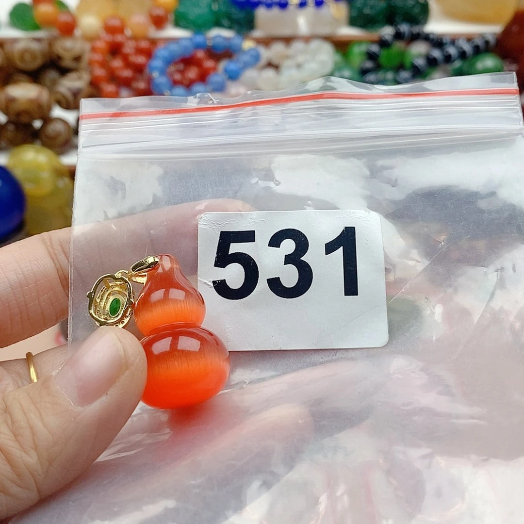 合金颈饰玛瑙/玉髓熊*?