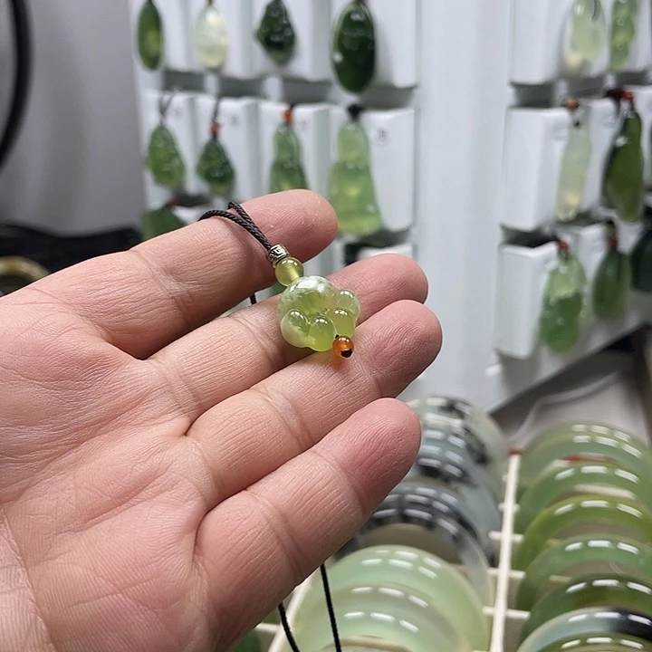 蛇纹石玉合金颈饰