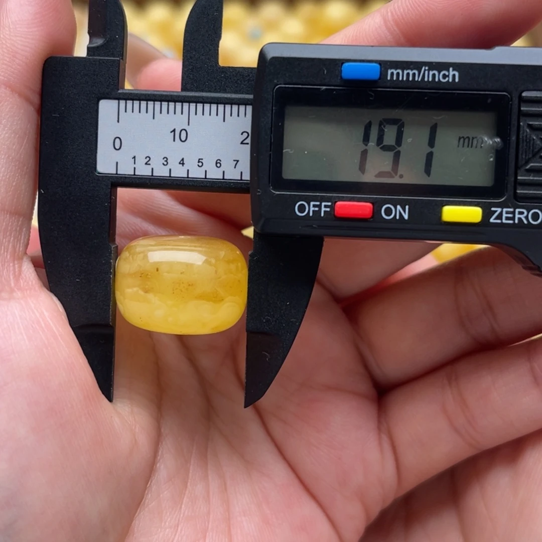 琥珀未镶嵌裸石蜜蜡墩子微瑕笑