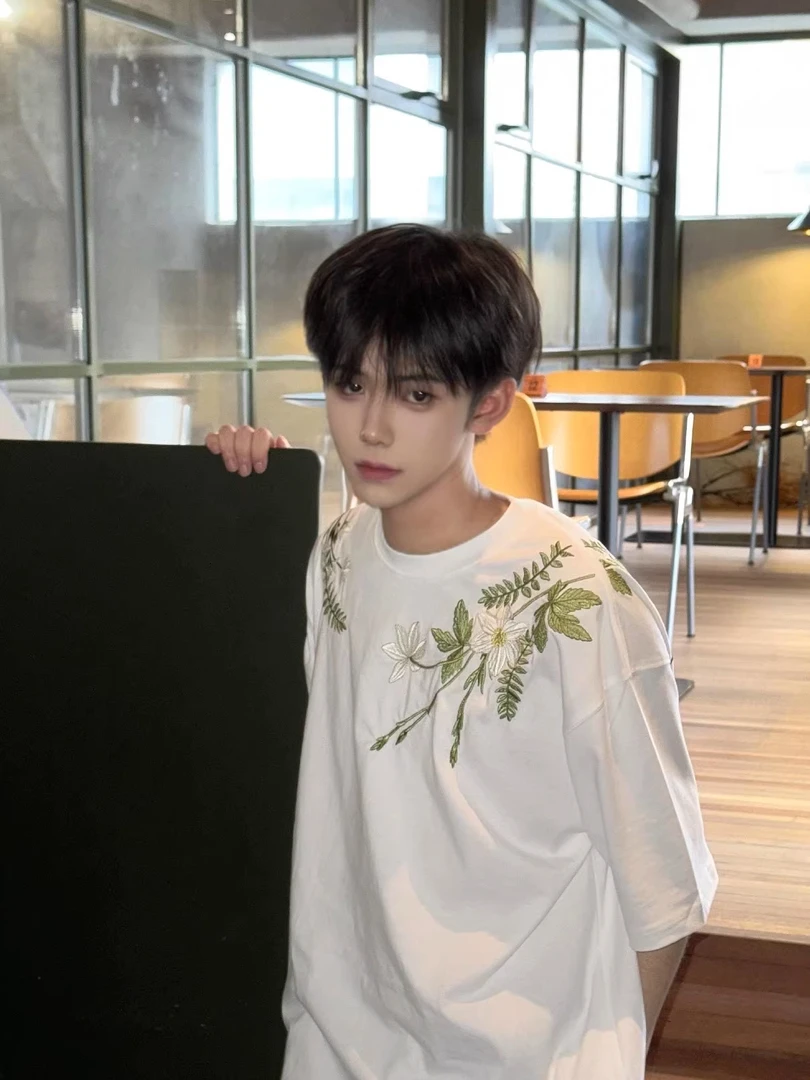 男夏季复古小众设计感情侣上衣百搭潮牌美式花卉刺绣纯棉短袖t恤