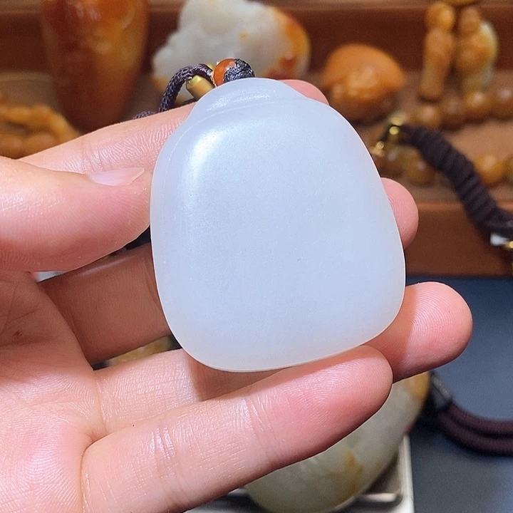 和田玉未镶嵌颈饰A7