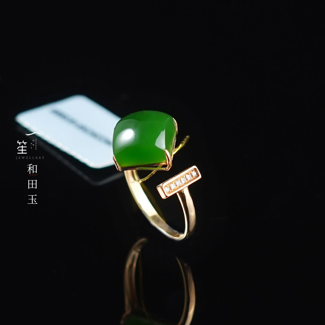【一笙珠宝】天然和田玉俄7老料碧玉方糖戒指18k金镶嵌 YS20254