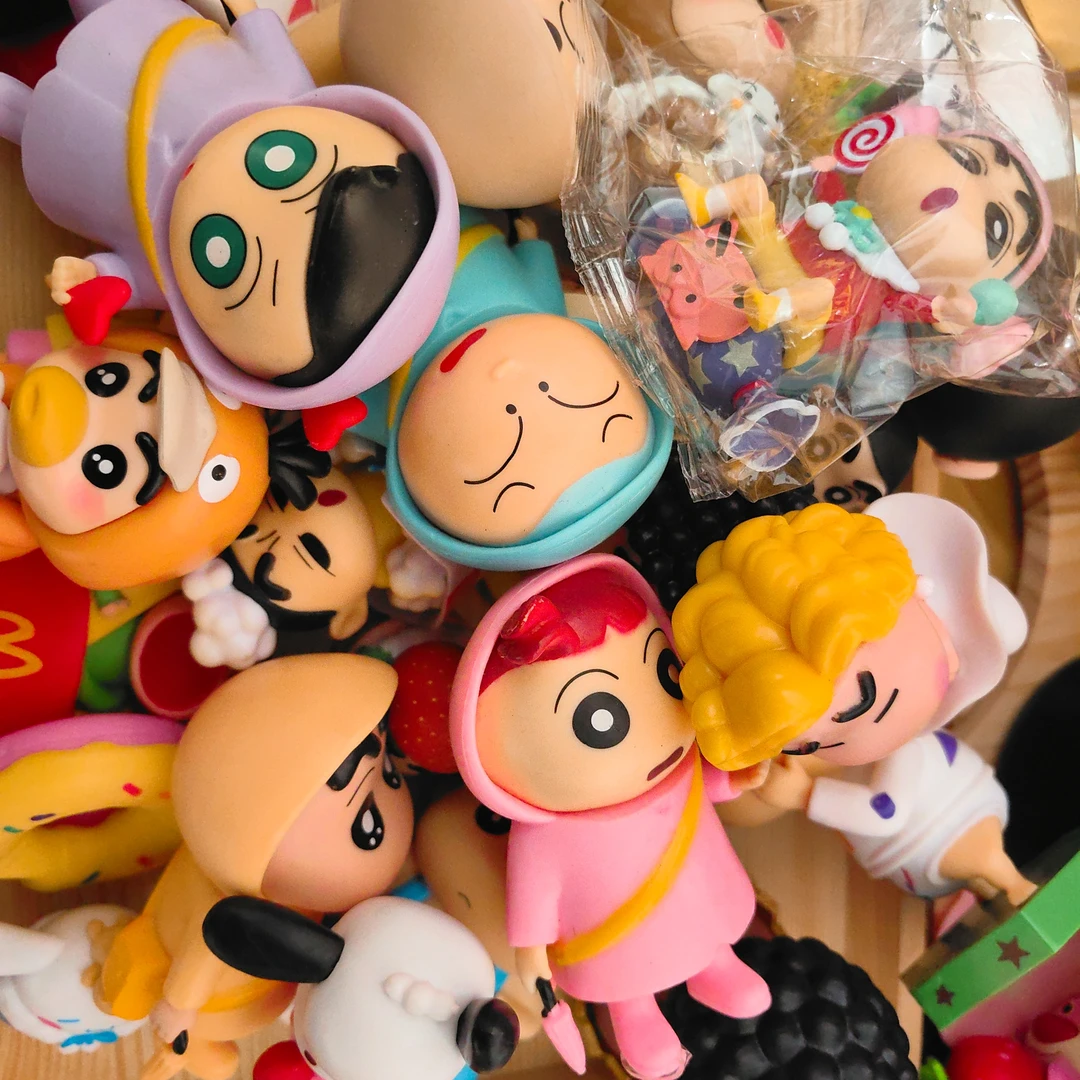 【C区】蜡笔小新潮玩礼物cos皮卡丘汉堡盲盒手办公仔装饰车载摆件