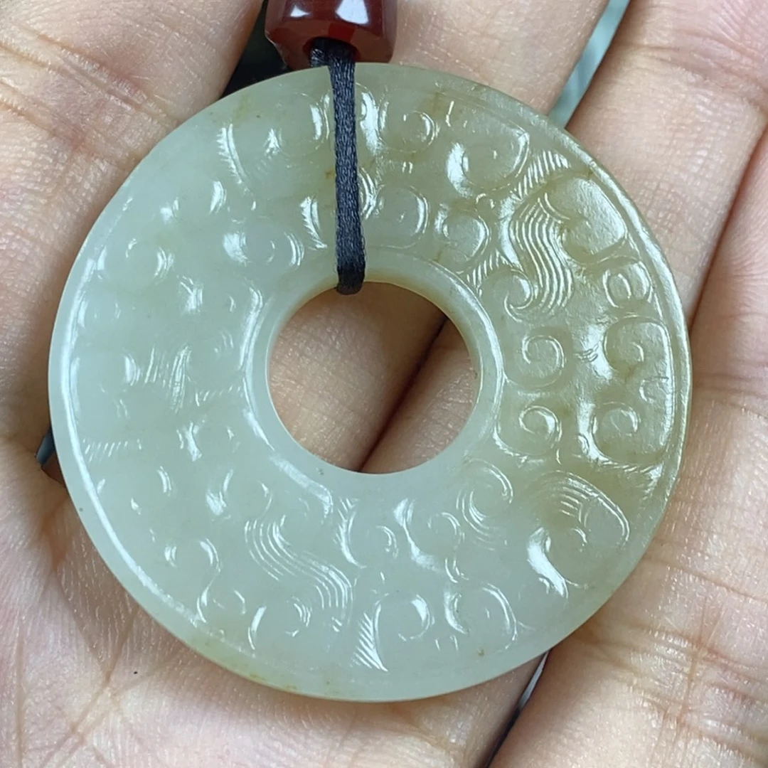 和田玉未镶嵌挂件烟**散