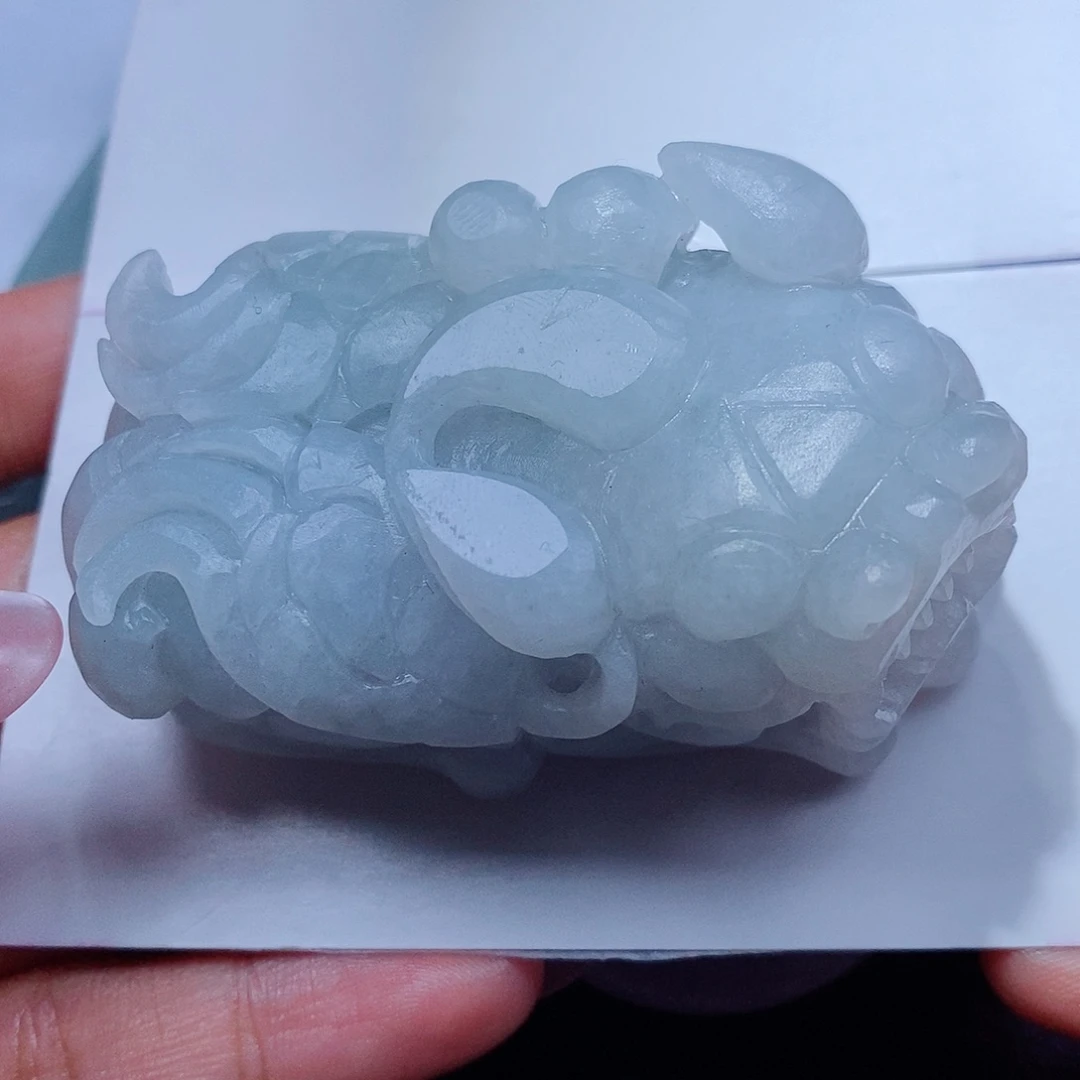 定制翡翠未镶嵌嘴里含珠