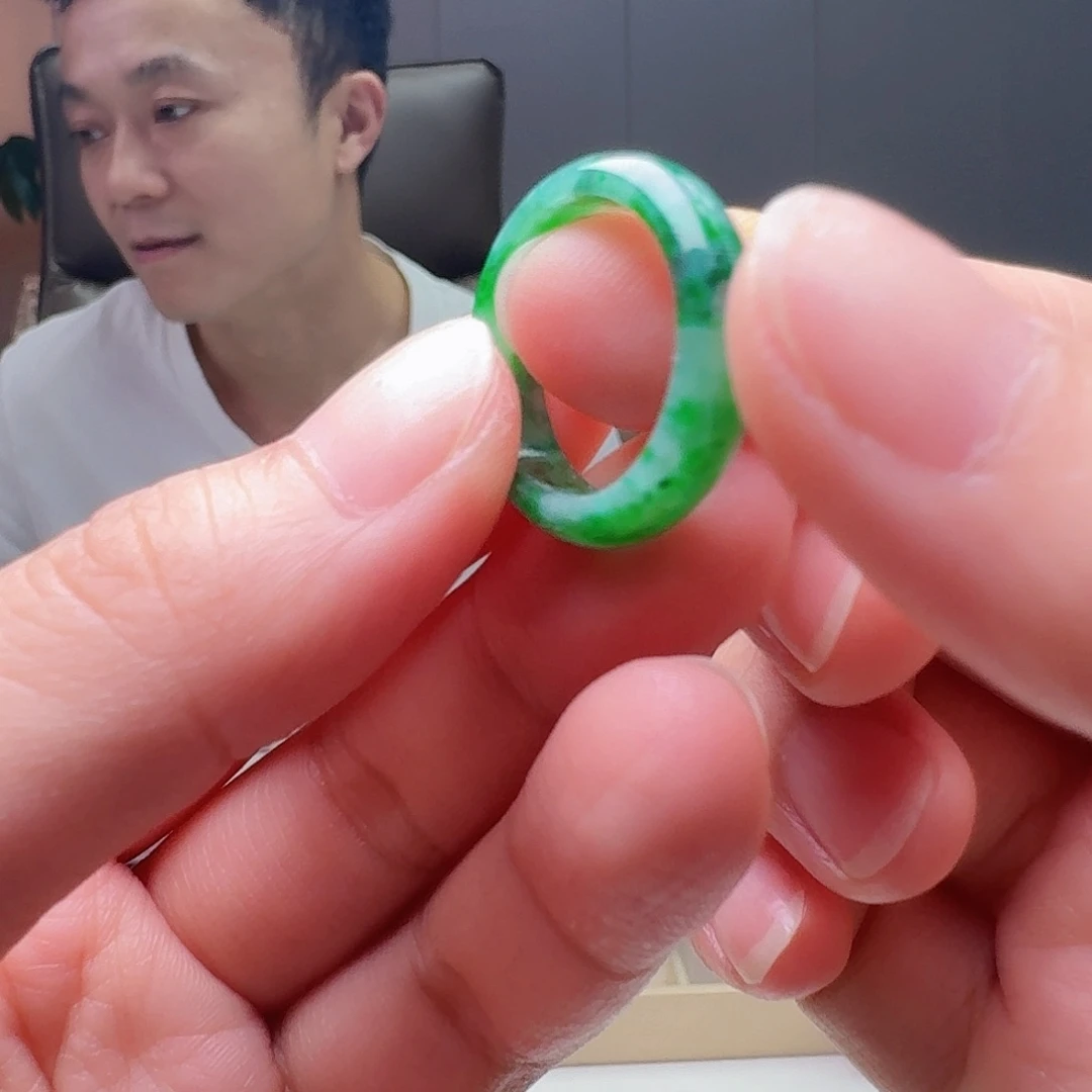 翡翠戒指未镶嵌天然