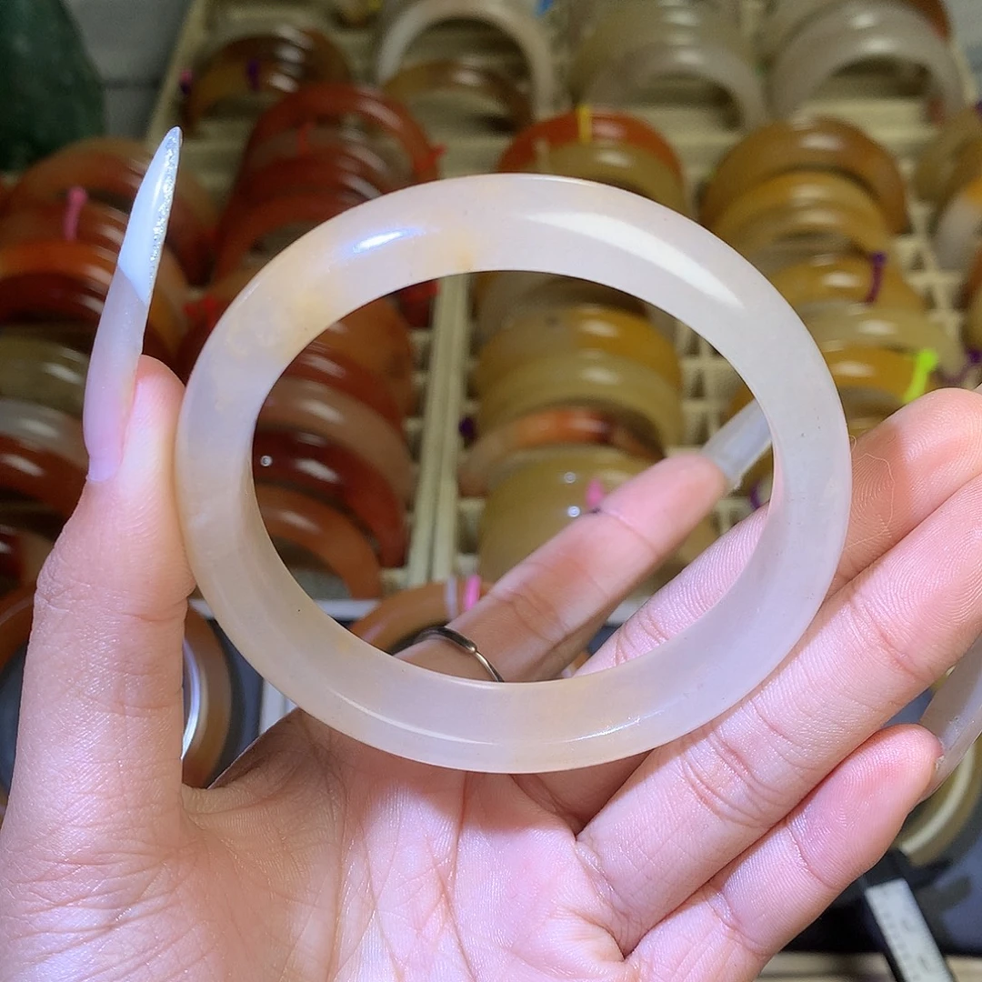 石英质玉未镶嵌手镯