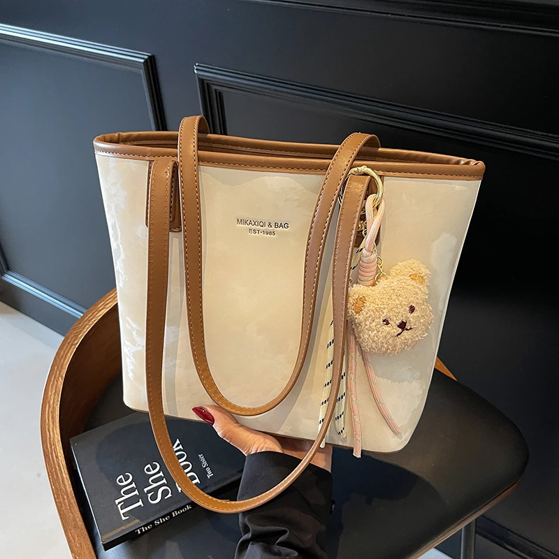 休闲通勤大容量包包女2025新款时尚单肩腋下包秋冬季大学生托特包